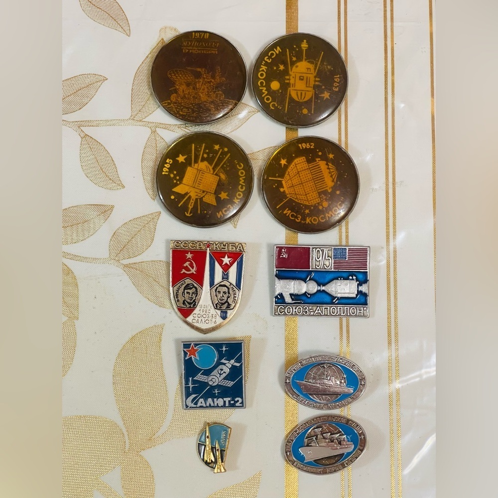 Soviet Russian Set 10 Badges Space Program, Gagarin, Soyuz-Apollo, Sputniks USSR